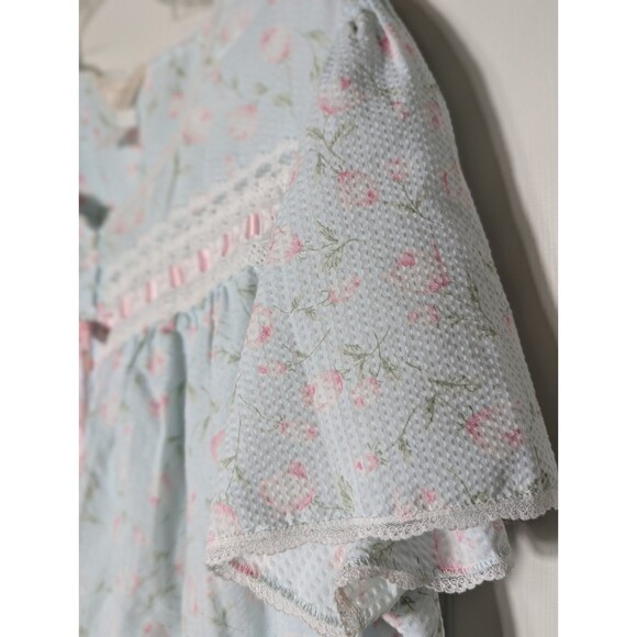 VTG Carriage Court Nightgown & House Robe 2X Blue Pink Floral Eyelet Lace Ribbon - Picture 5 of 15